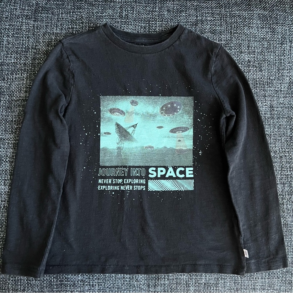 Gap Boy’s Space Long Sleeve Shirt Size Medium